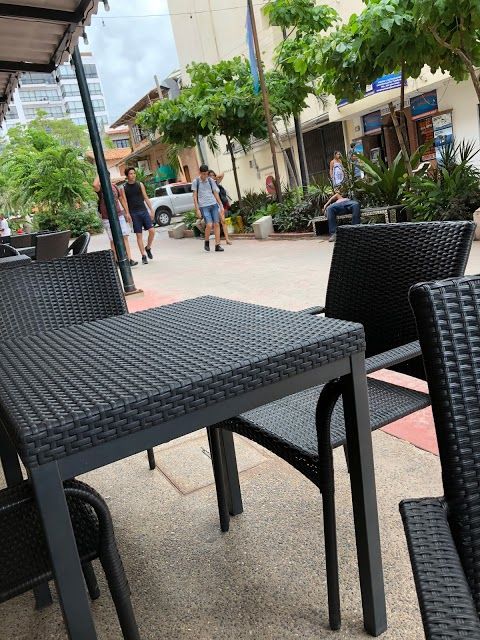 Dee's Coffee Company